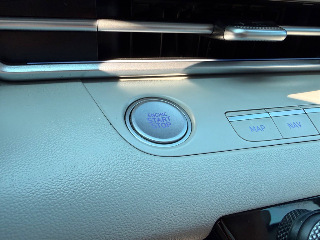 2023 Hyundai Elantra Image 34