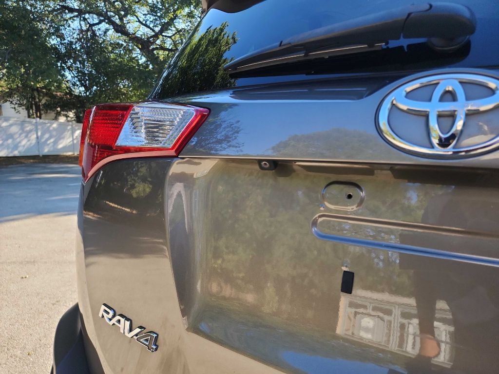 2013 Toyota Rav4 Image 9