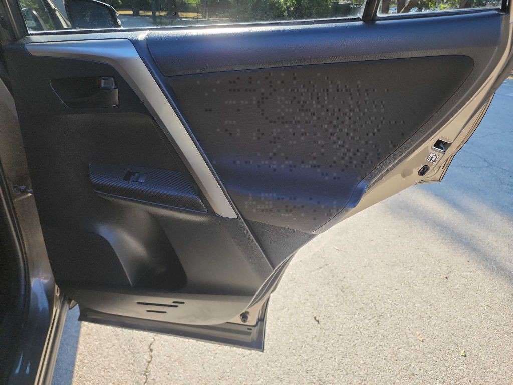 2013 Toyota Rav4 Image 33