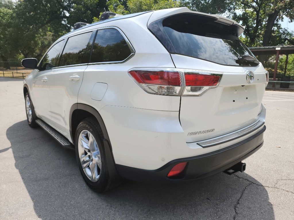 2015 Toyota Highlander Image 4