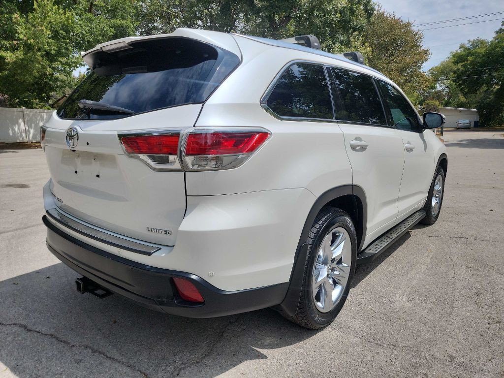 2015 Toyota Highlander Image 9