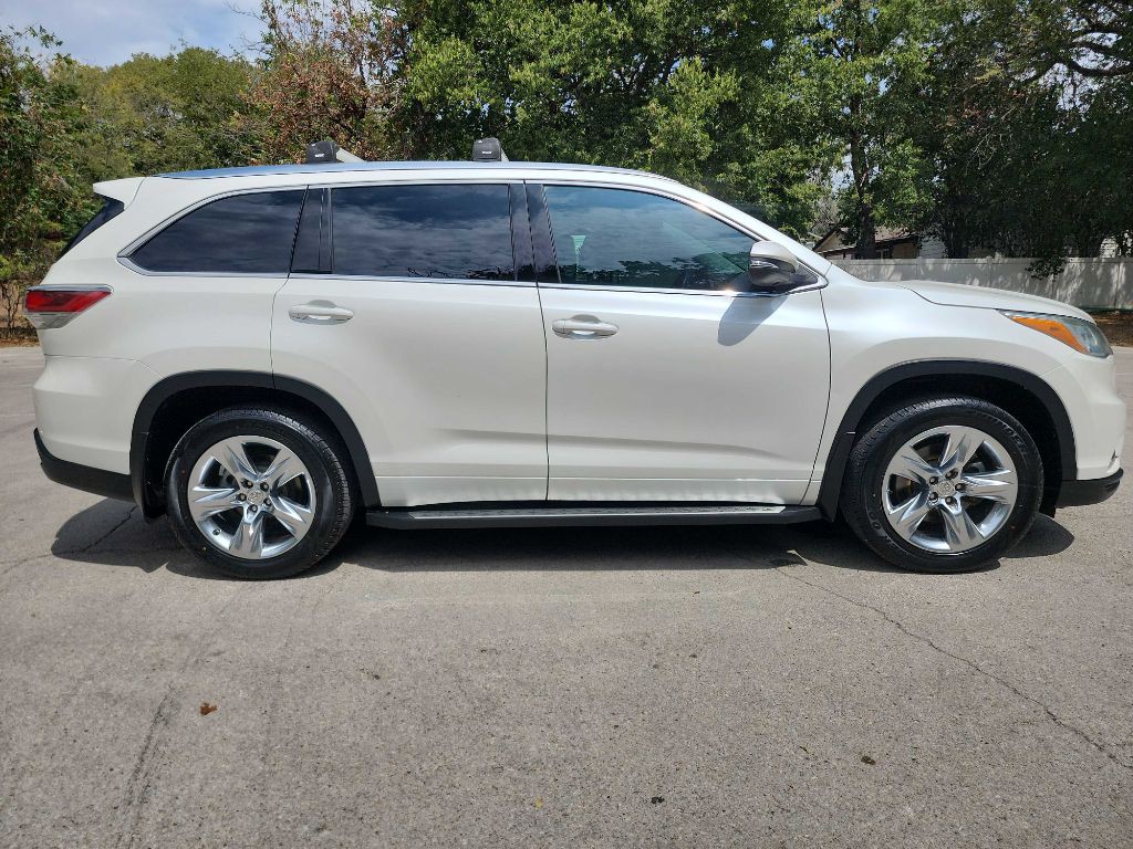 2015 Toyota Highlander Image 10