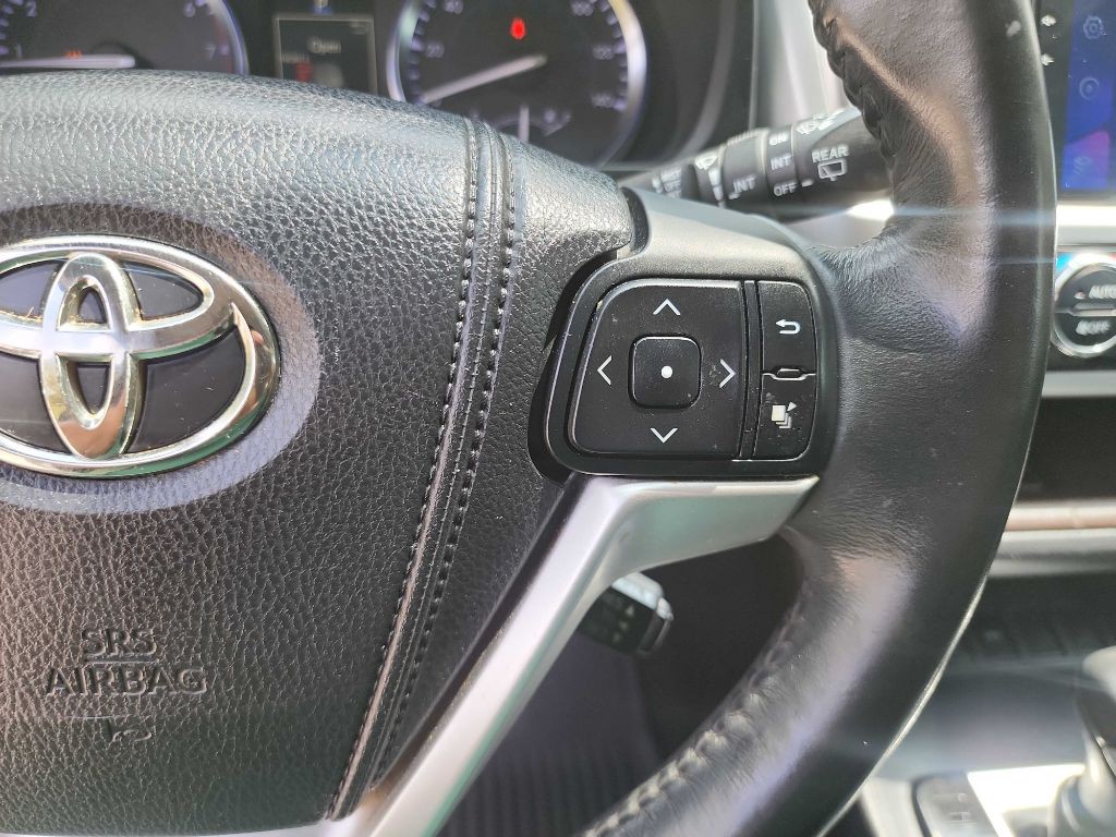 2015 Toyota Highlander Image 21