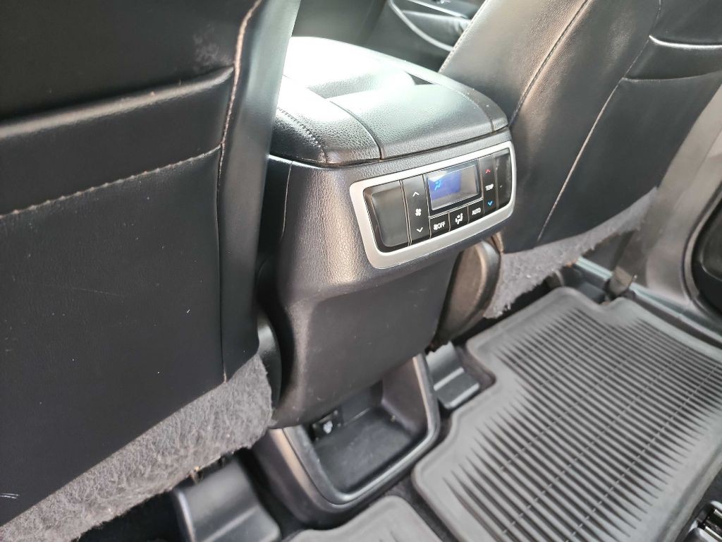 2015 Toyota Highlander Image 30