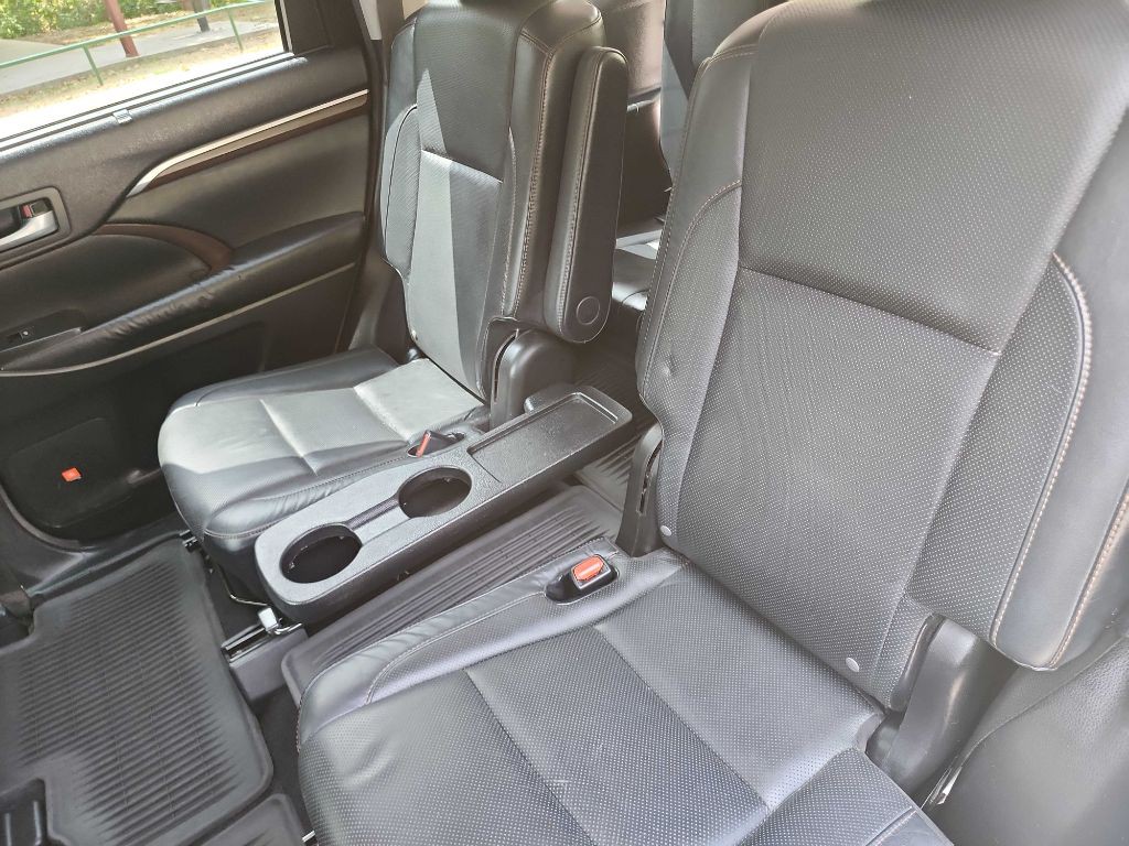 2015 Toyota Highlander Image 31