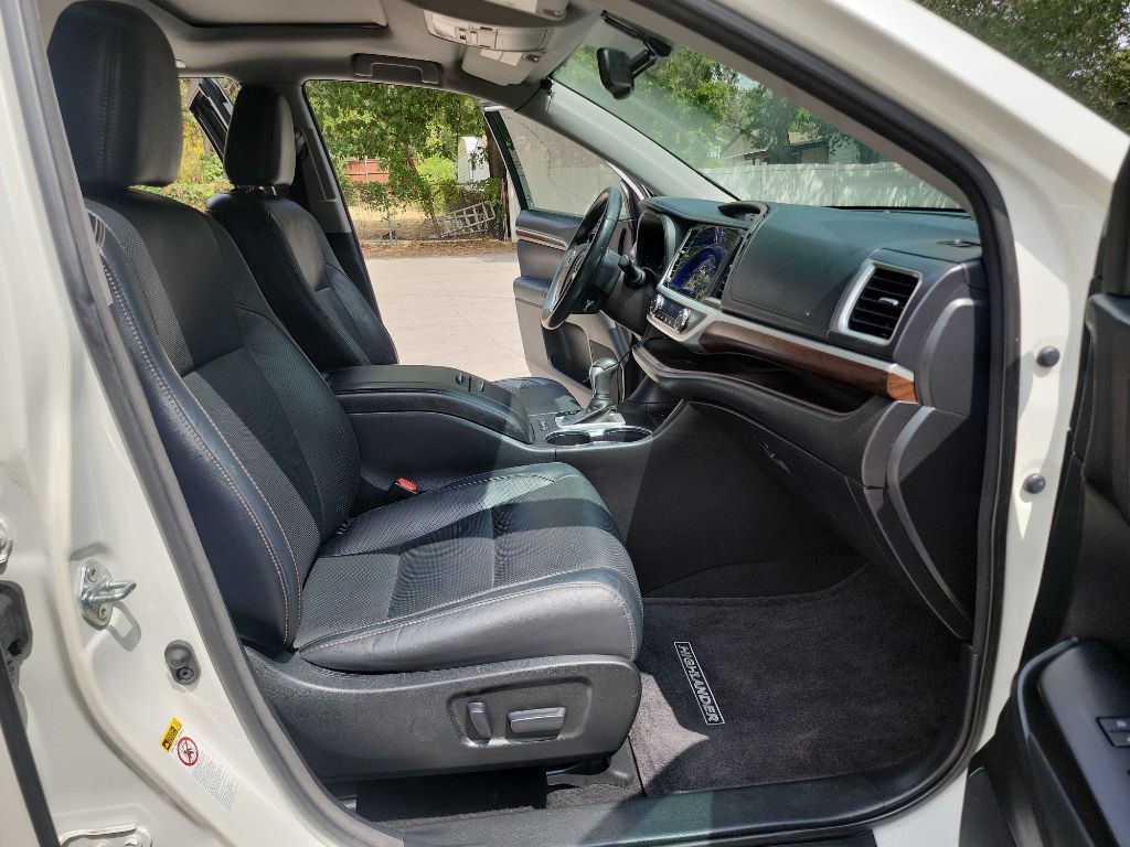 2015 Toyota Highlander Image 37