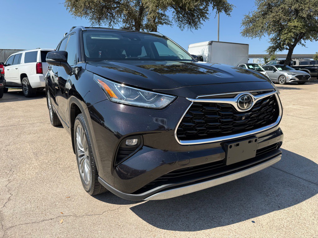 2021 Toyota Highlander Image 1
