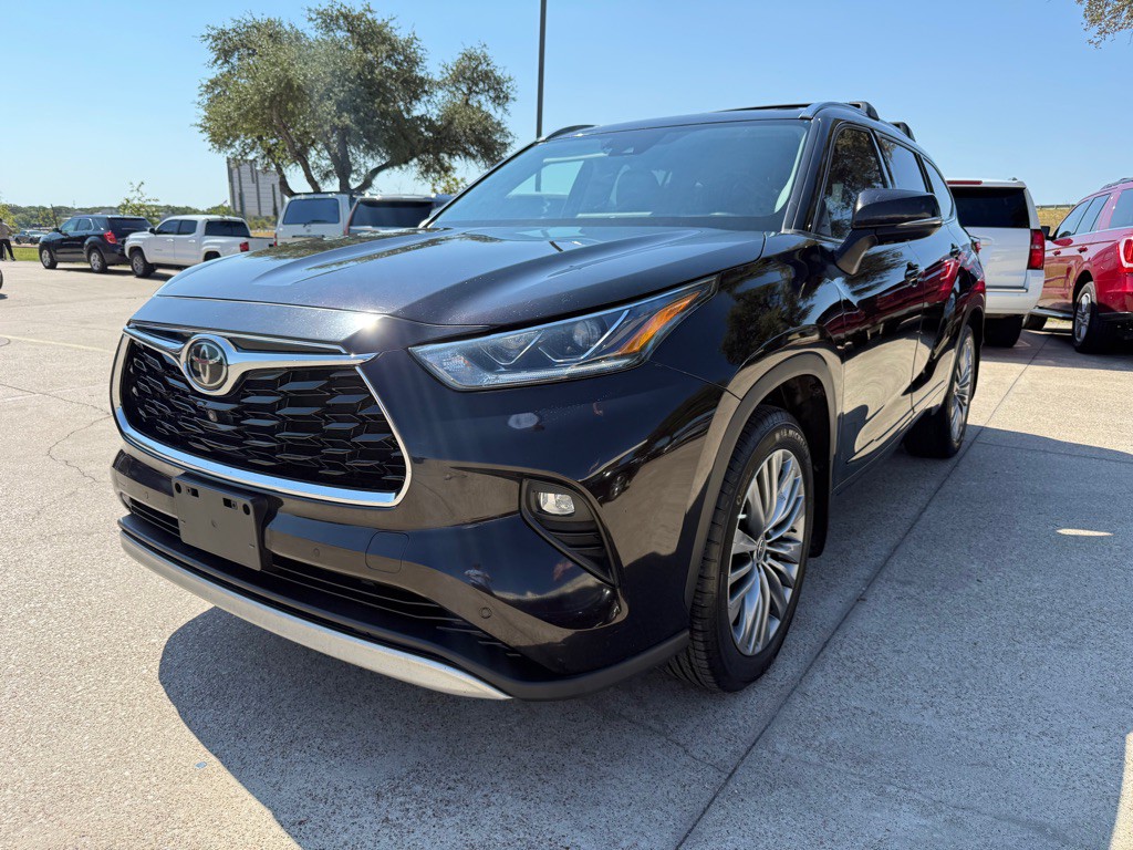 2021 Toyota Highlander Image 3