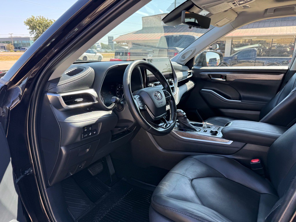 2021 Toyota Highlander Image 14