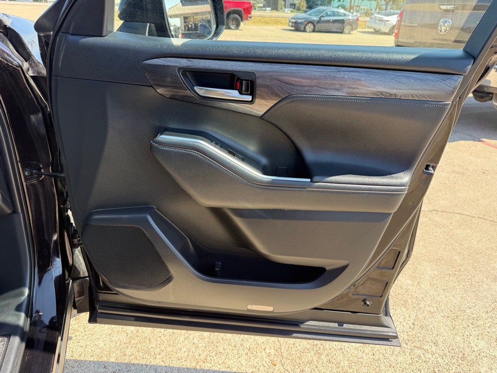 2021 Toyota Highlander Image 21