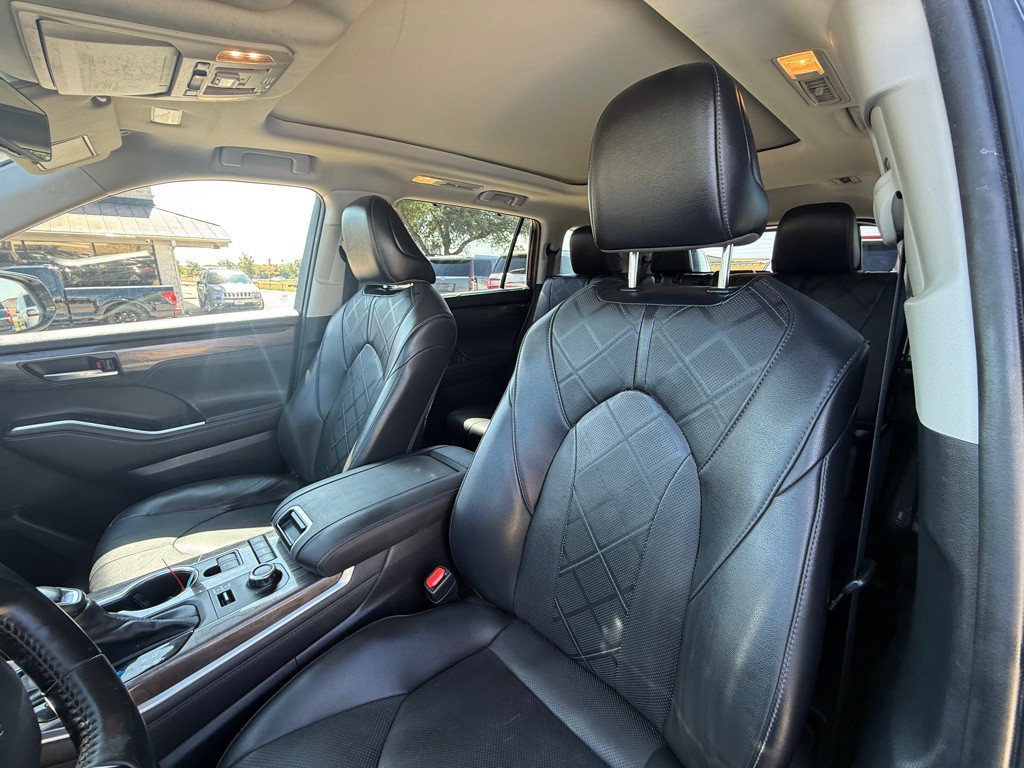 2021 Toyota Highlander Image 23
