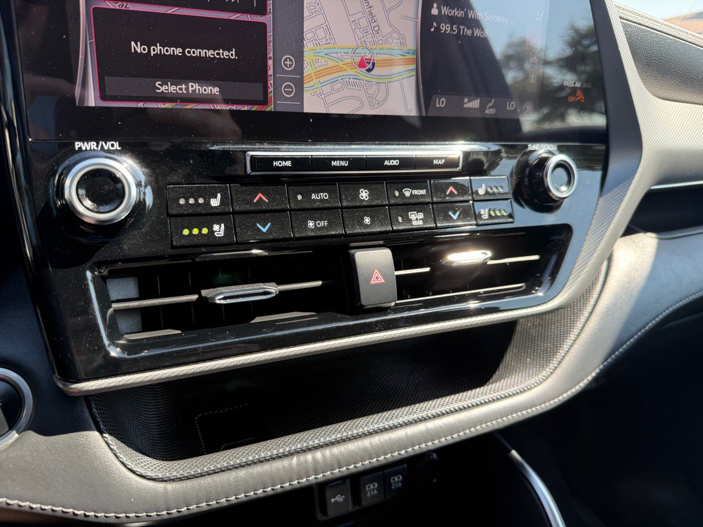 2021 Toyota Highlander Image 36