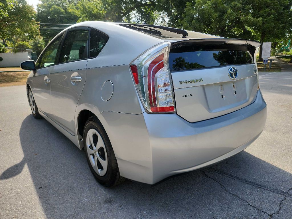2014 Toyota Prius Image 5