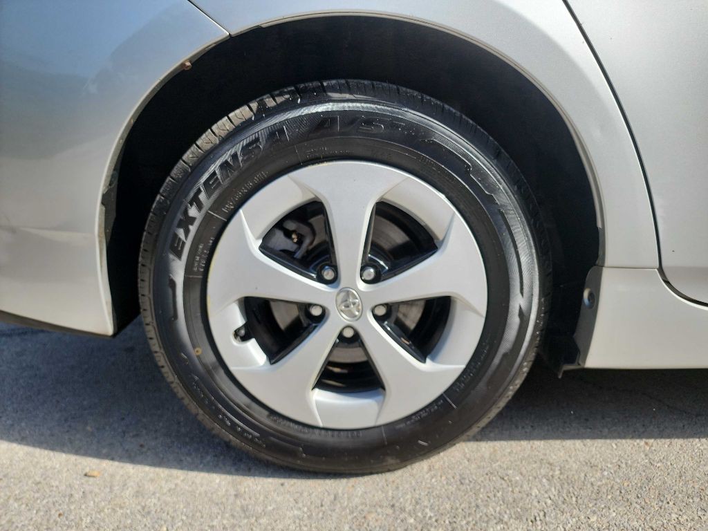 2014 Toyota Prius Image 7