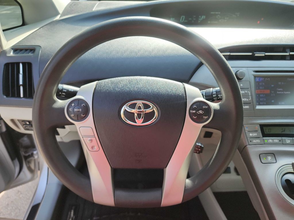 2014 Toyota Prius Image 15