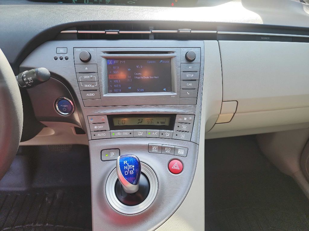 2014 Toyota Prius Image 19