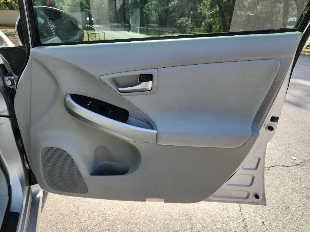2014 Toyota Prius Image 30