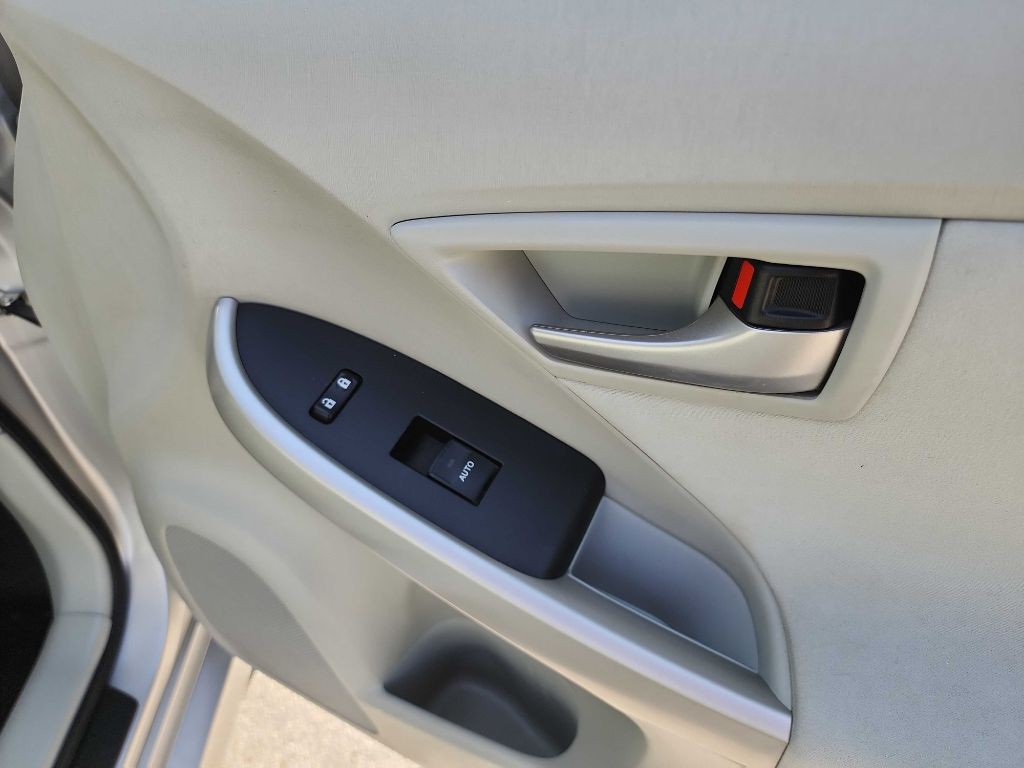 2014 Toyota Prius Image 33