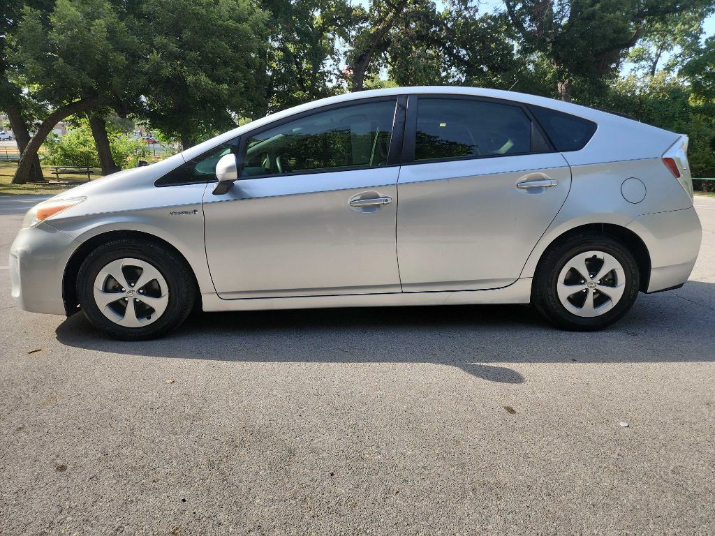 2014 Toyota Prius Image 40