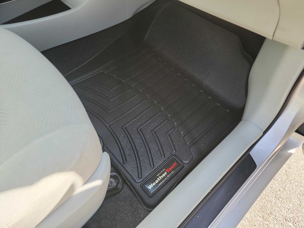 2014 Toyota Prius Image 68