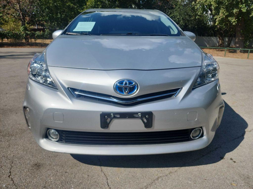 2014 Toyota Prius Image 2