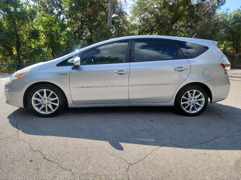 2014 Toyota Prius Image 4