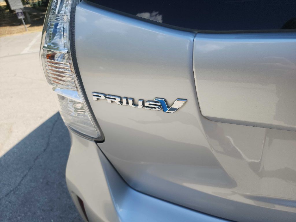 2014 Toyota Prius Image 9