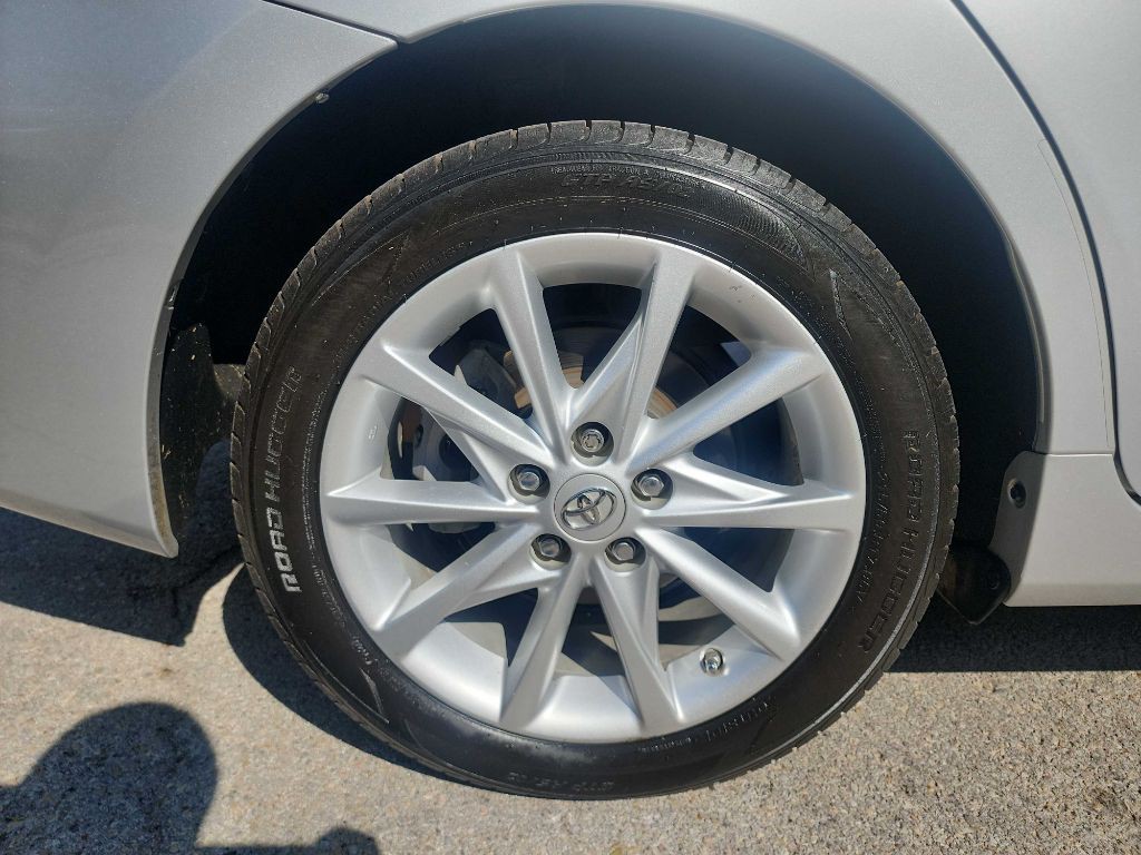 2014 Toyota Prius Image 11
