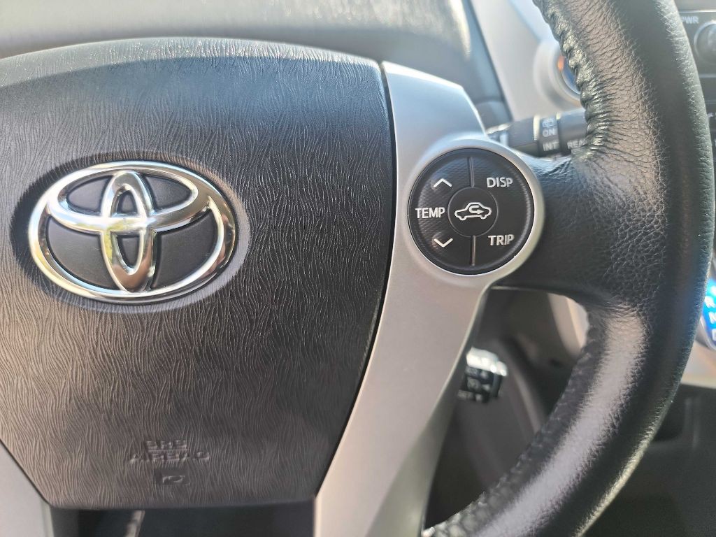 2014 Toyota Prius Image 17