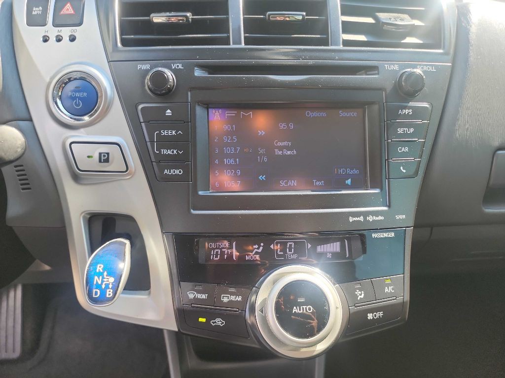 2014 Toyota Prius Image 20