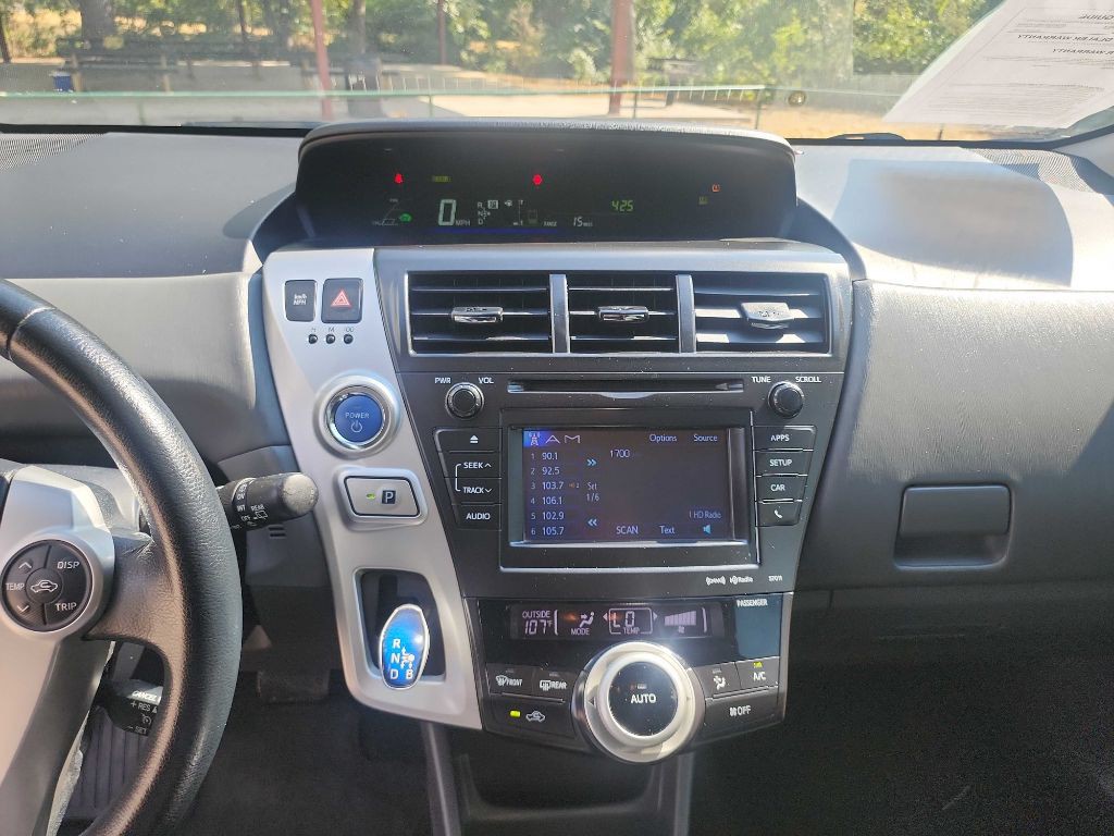 2014 Toyota Prius Image 23