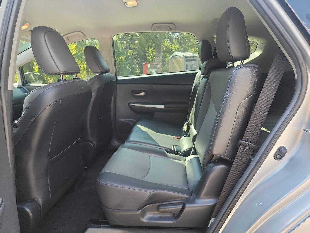 2014 Toyota Prius Image 25