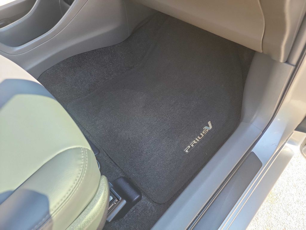 2014 Toyota Prius Image 31