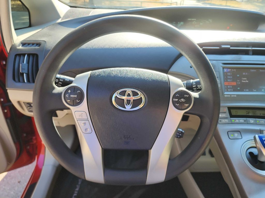 2014 Toyota Prius Image 13