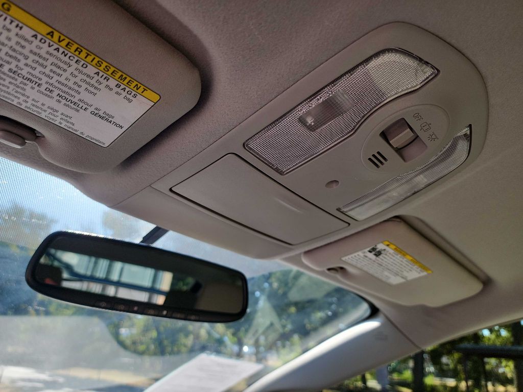 2014 Toyota Prius Image 19