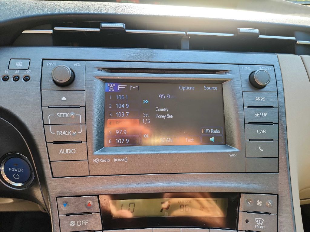 2014 Toyota Prius Image 20