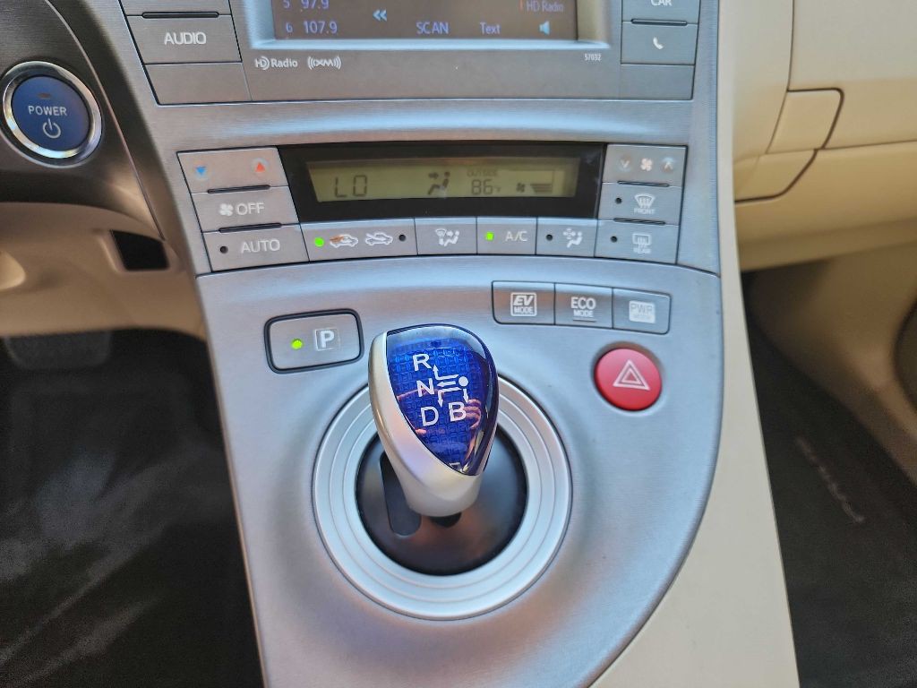 2014 Toyota Prius Image 21
