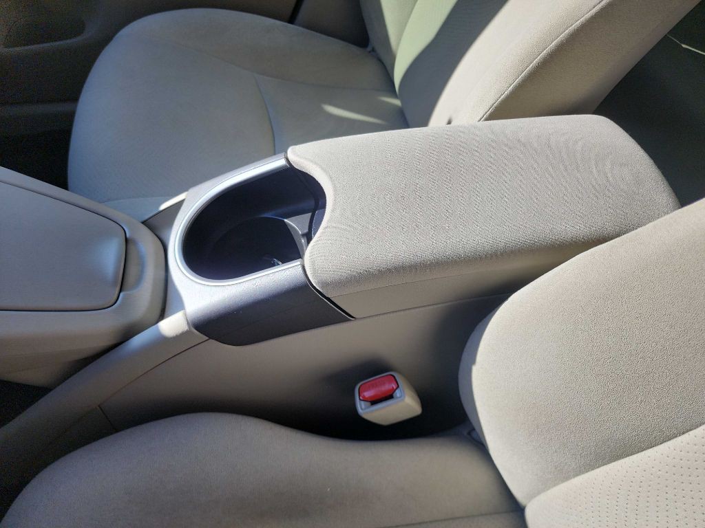 2014 Toyota Prius Image 25