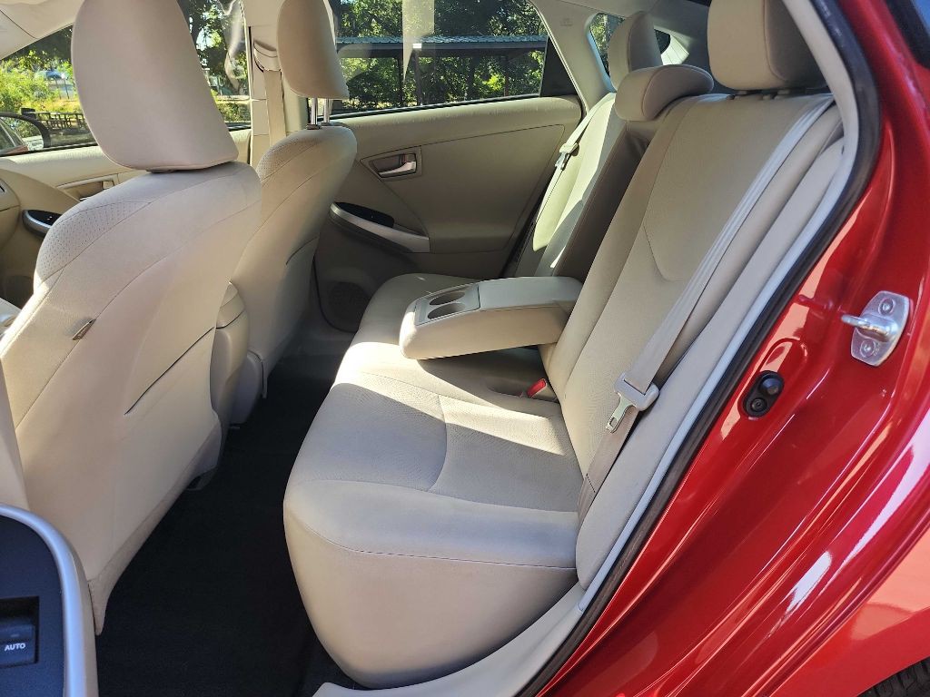 2014 Toyota Prius Image 26