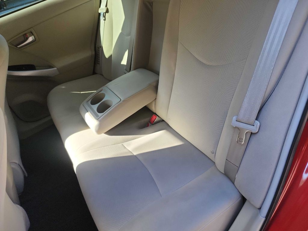 2014 Toyota Prius Image 27