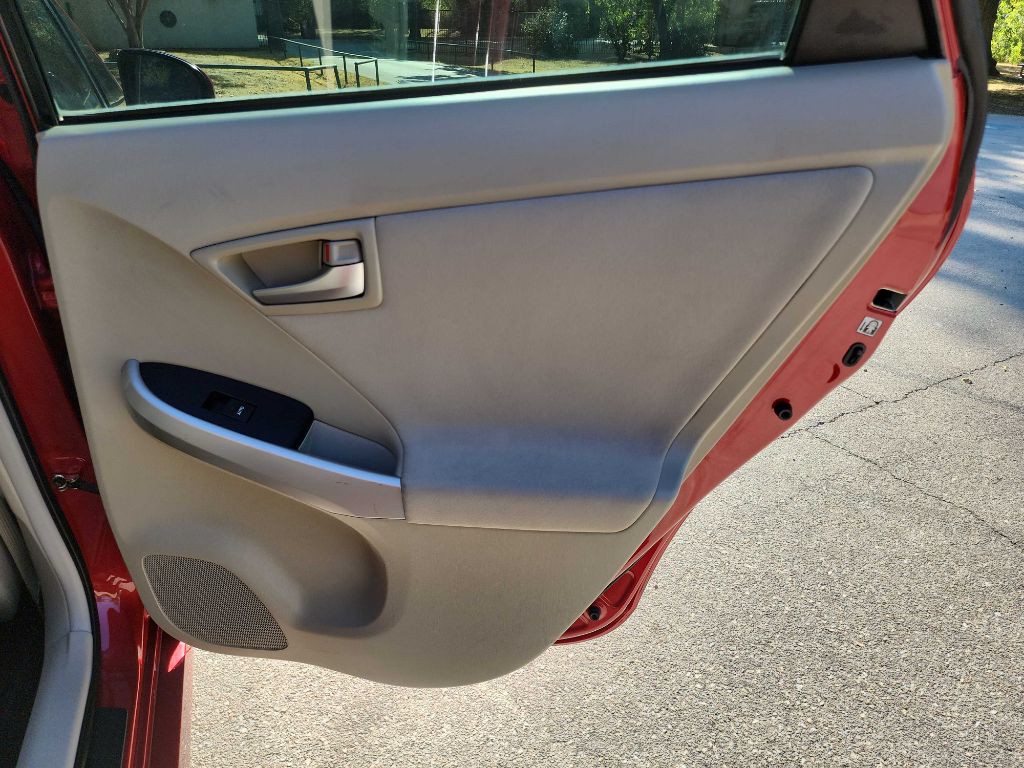 2014 Toyota Prius Image 31