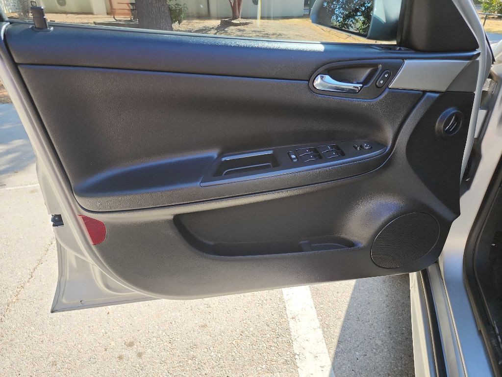 2015 Chevrolet Impala Image 12