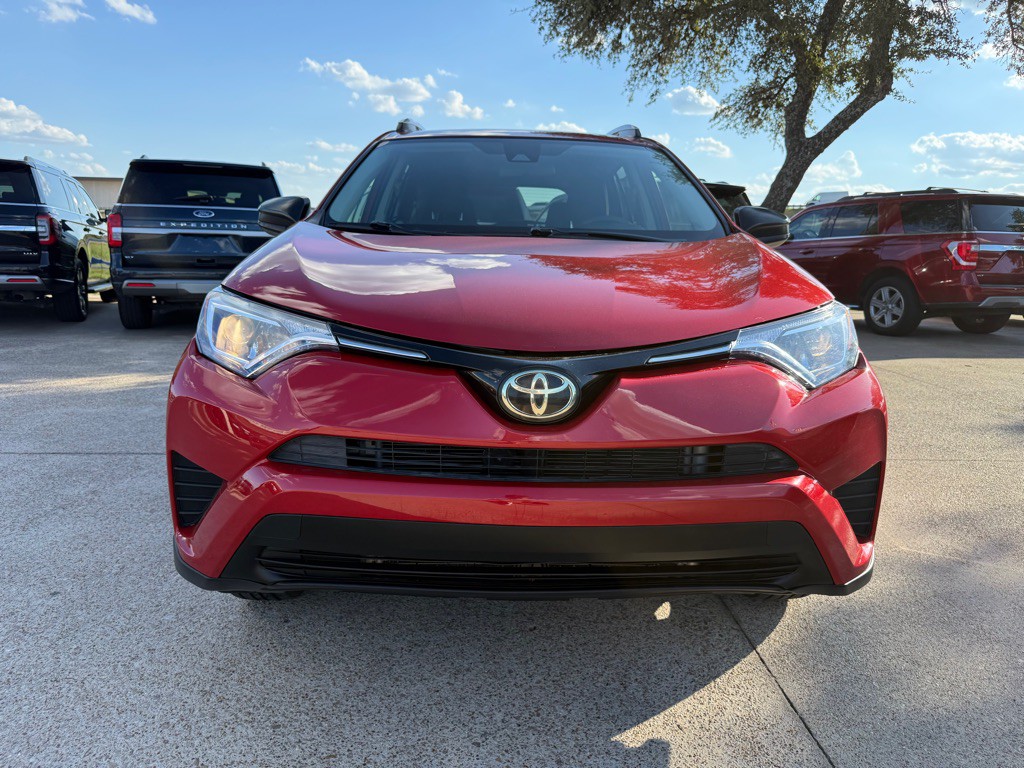 2017 Toyota Rav4 Image 2