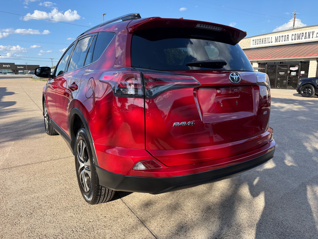 2017 Toyota Rav4 Image 5
