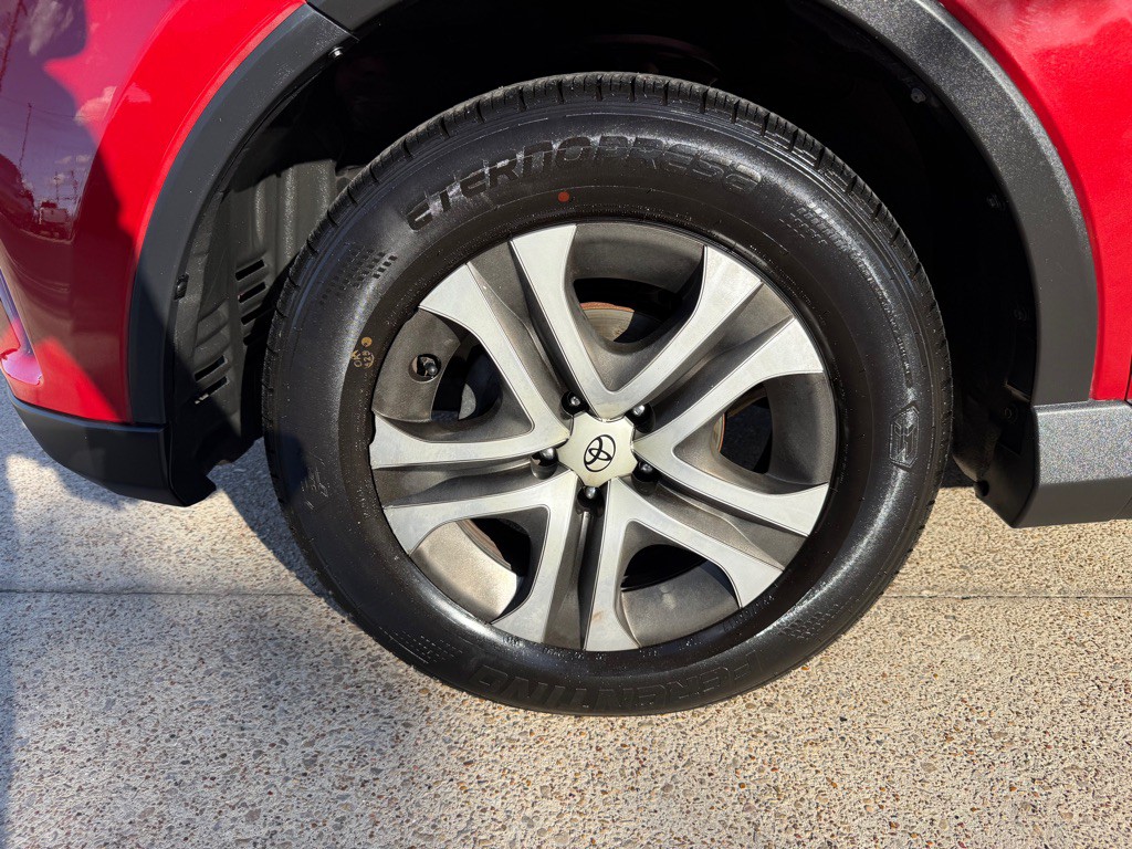 2017 Toyota Rav4 Image 12