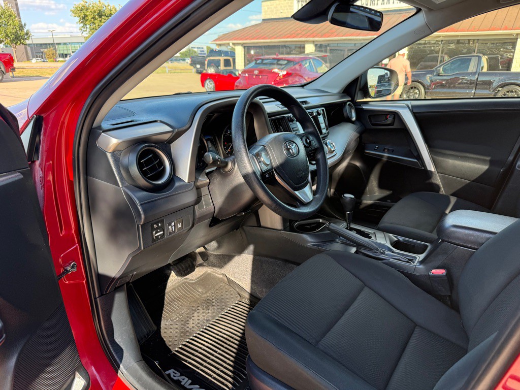 2017 Toyota Rav4 Image 13