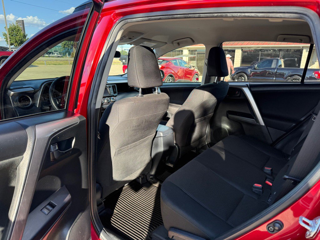 2017 Toyota Rav4 Image 14