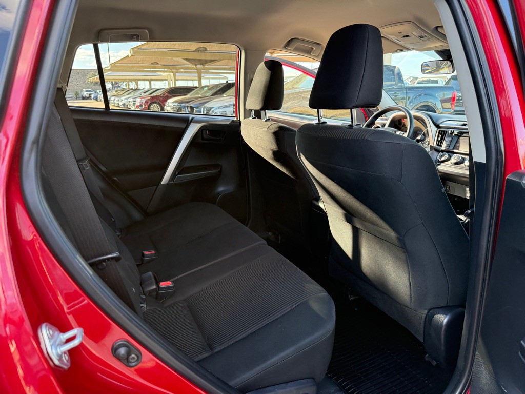 2017 Toyota Rav4 Image 16