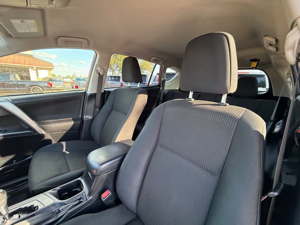 2017 Toyota Rav4 Image 17