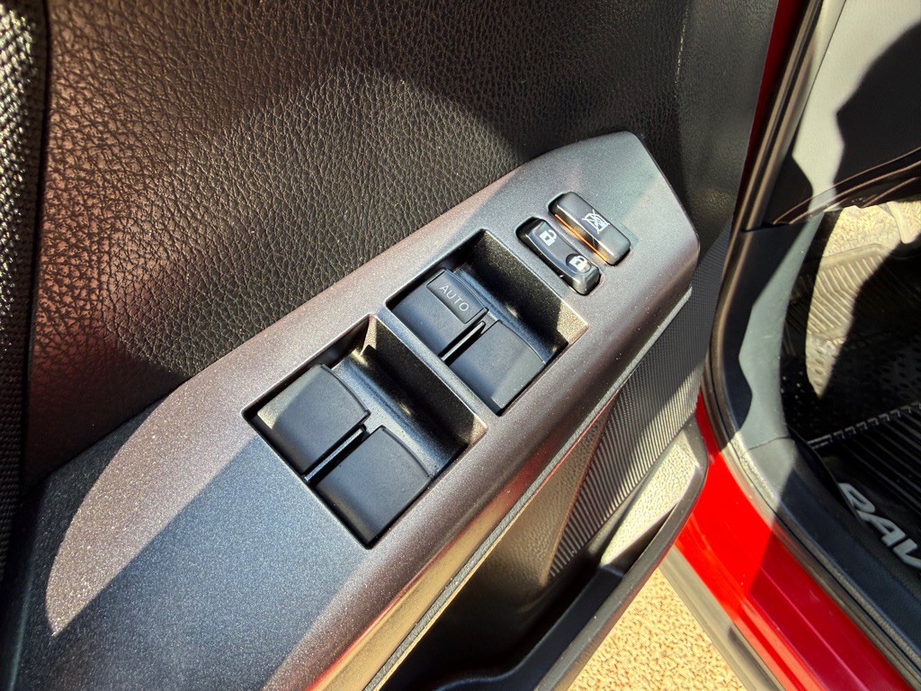 2017 Toyota Rav4 Image 19